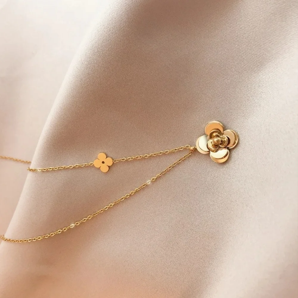 18K Gold Stainless steel Necklace Camelia Flower - Picture 5 of 7